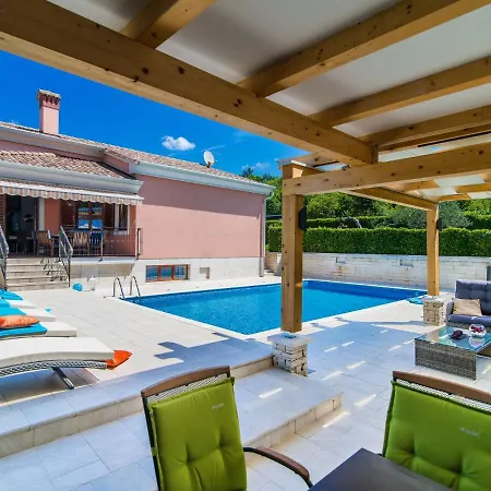 Villa Modern In Rovinj With Private Swimming Pool *