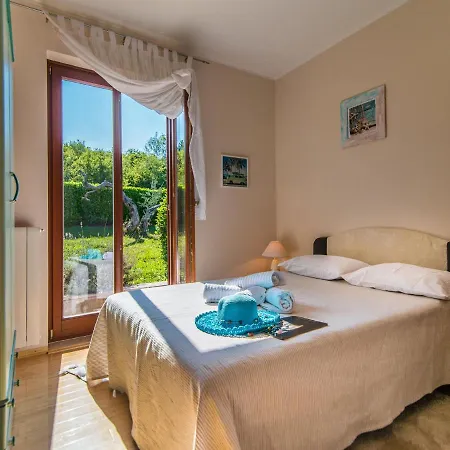 Βίλα Modern In Rovinj With Private Swimming Pool