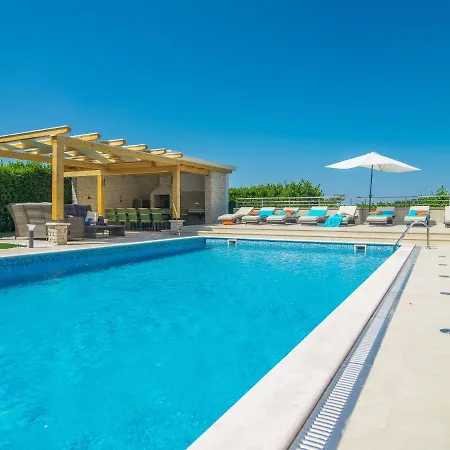 Modern In Rovinj With Private Swimming Pool Kanfanar